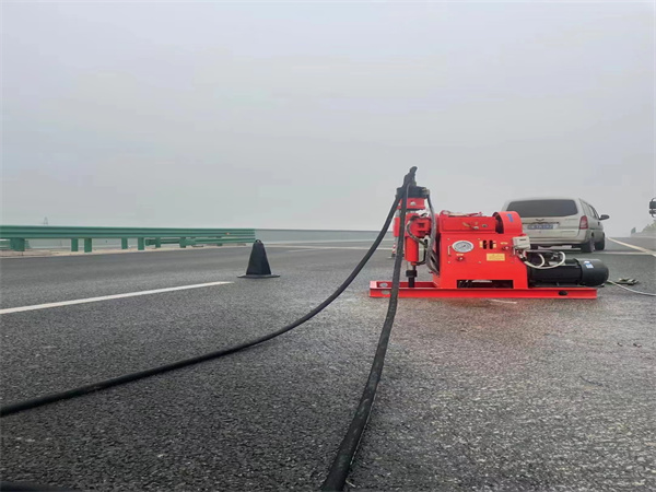 丹凤马路路基路面开裂下沉注浆加固灌浆